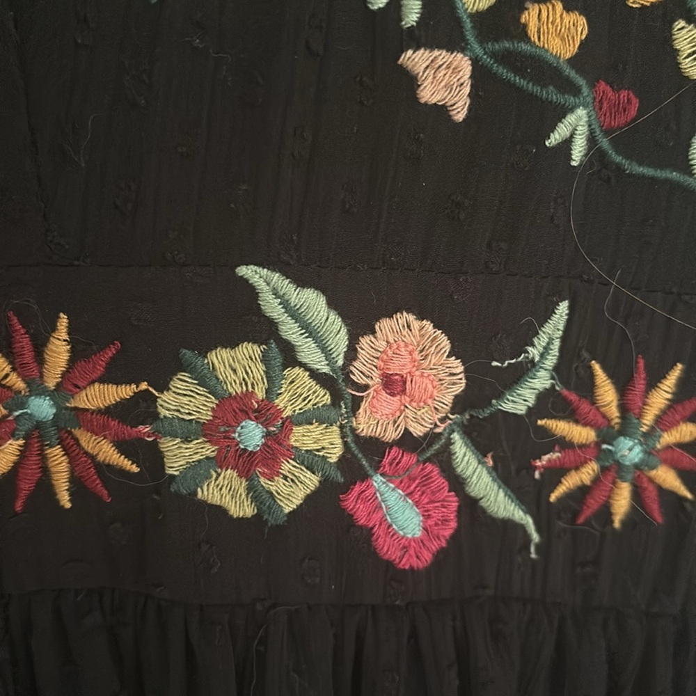 Embroidered top - Picture 6 of 9
